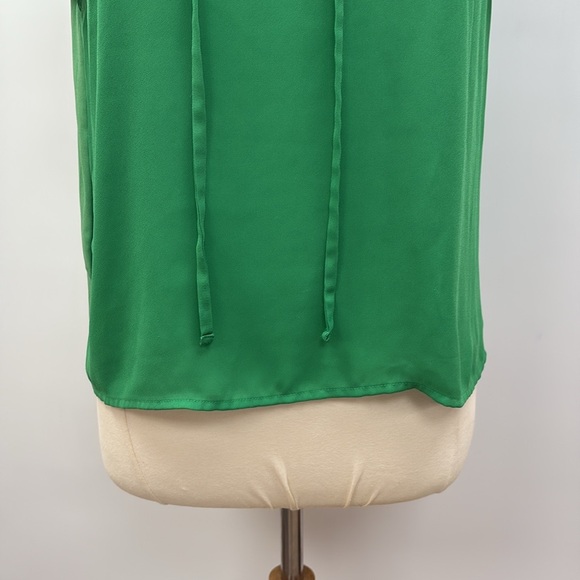 Ann Taylor Keyhole Flutter Sleeve Crepe Blouse Career Kelly Green Small - Picture 5 of 10
